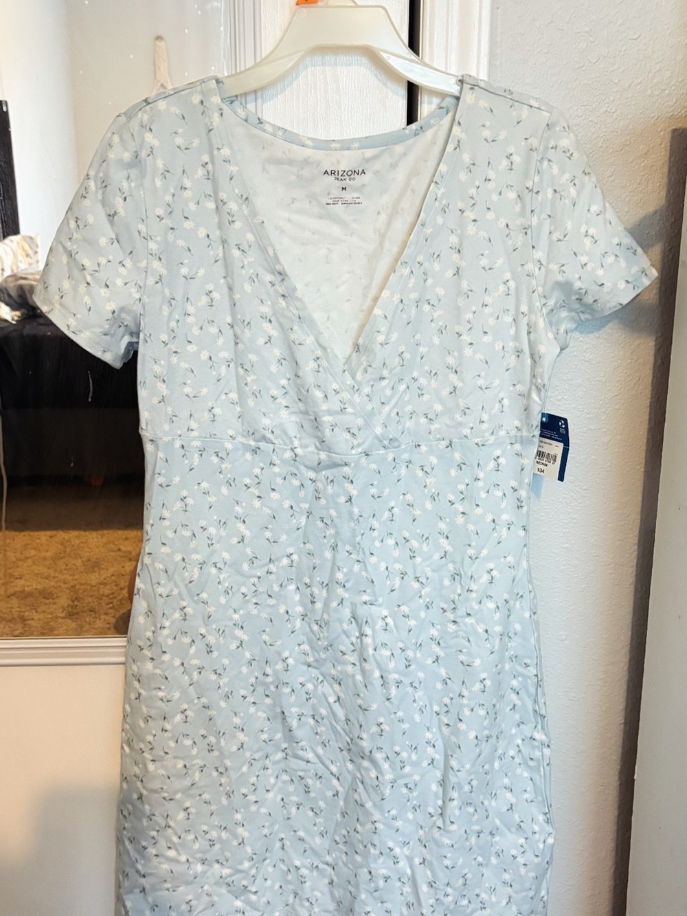 Arizona Jean Company Light Blue Floral V- Neck Dress